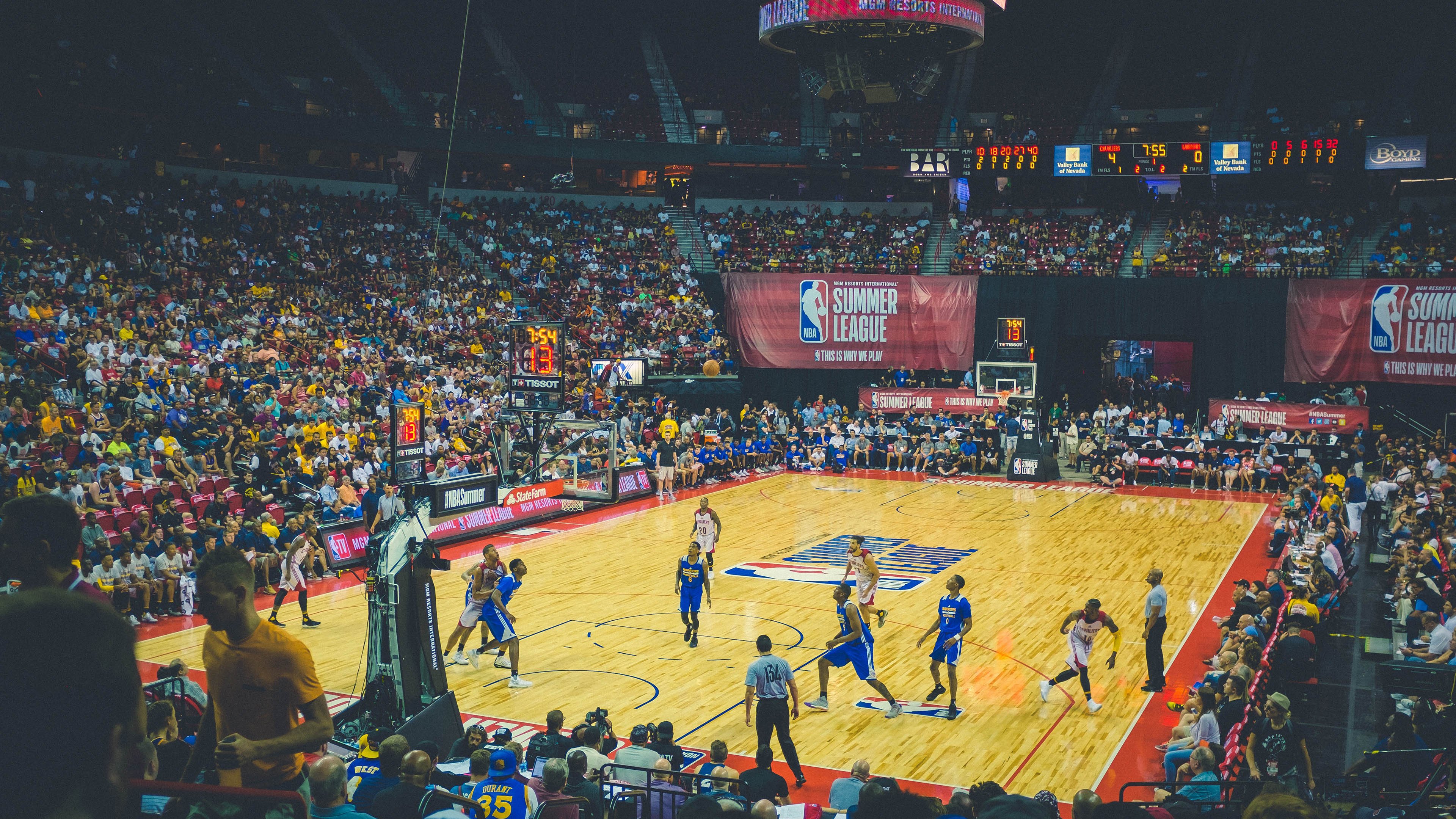 稳定如磐石，奔涌似洪流，恩比德持续统治与骑士的冲垮艺术