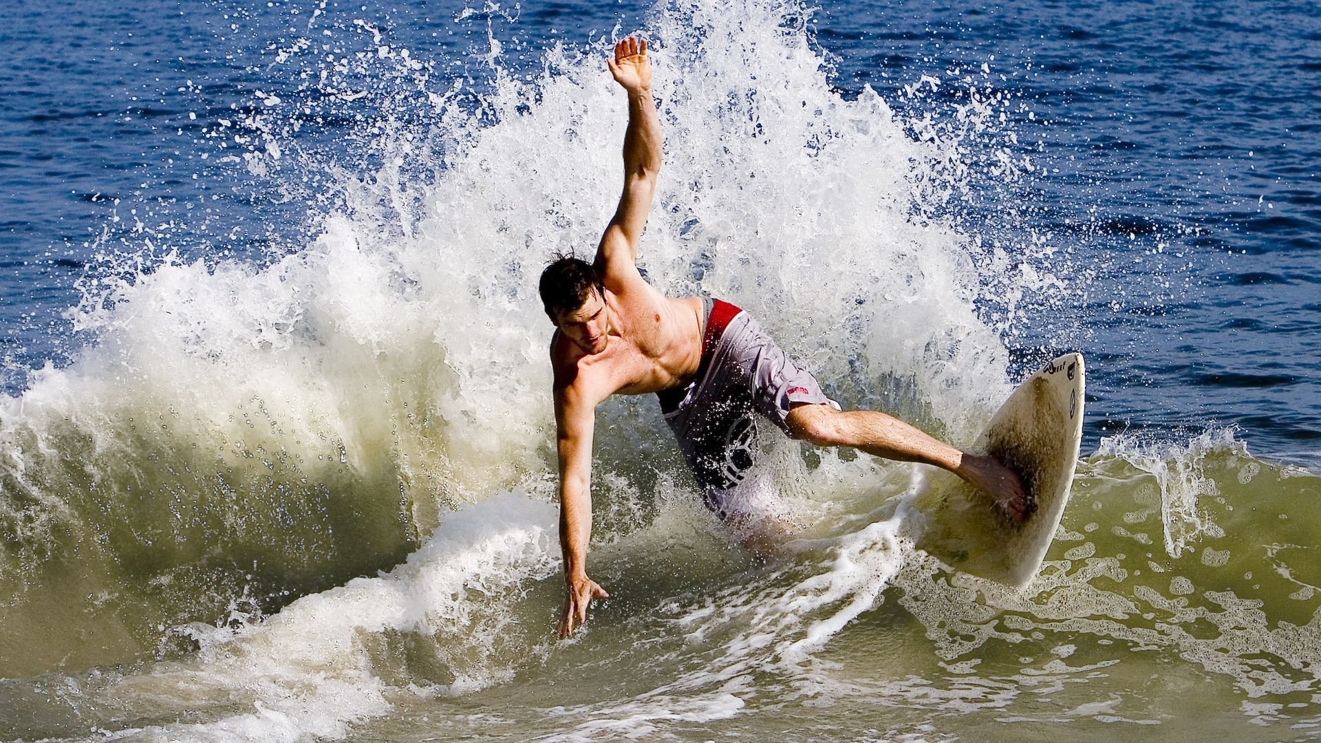 新疆队冲垮爵士，克莱成为关键先生