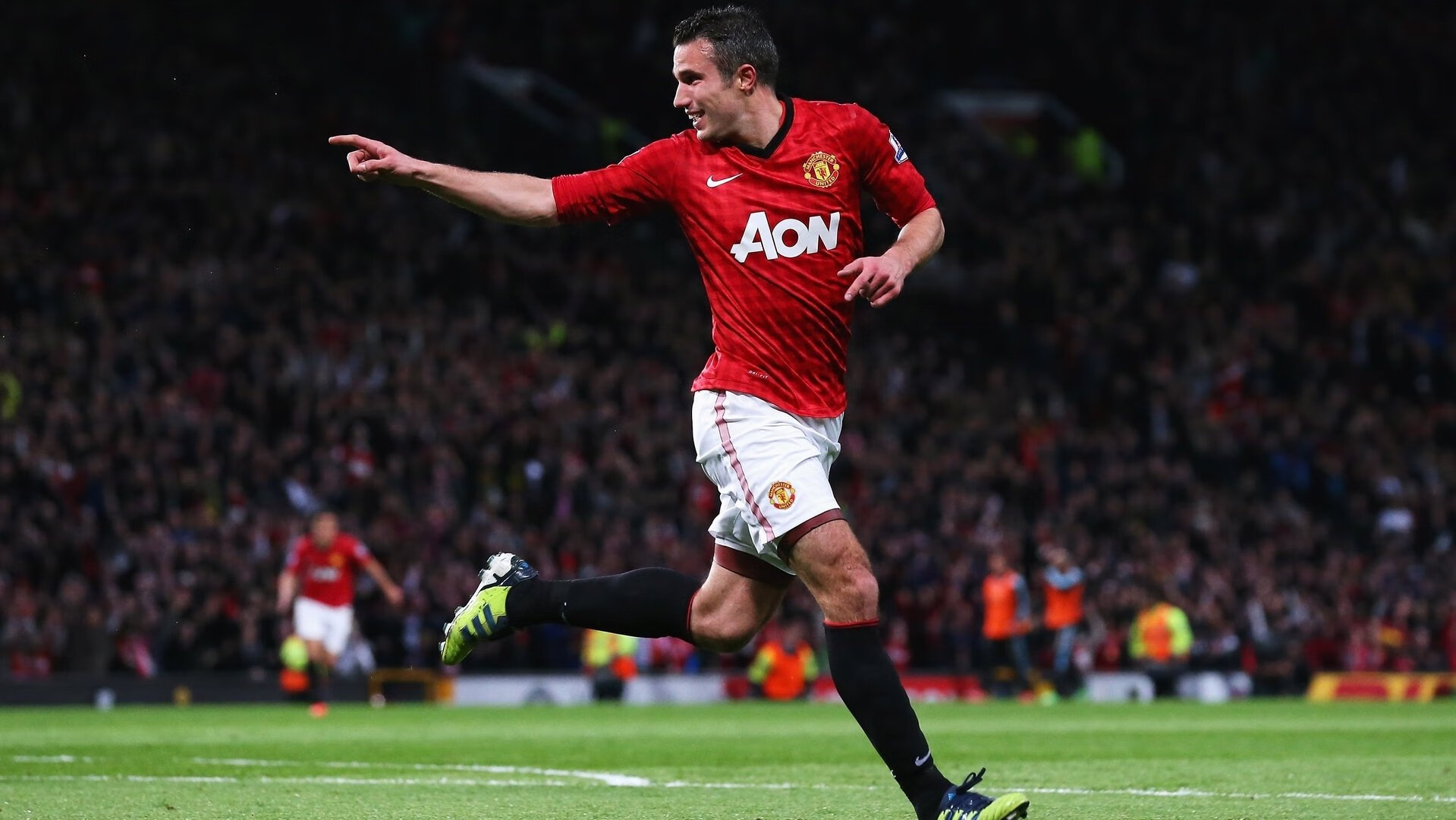 奥运周期关键战之夜，卢卡库成为全场焦点