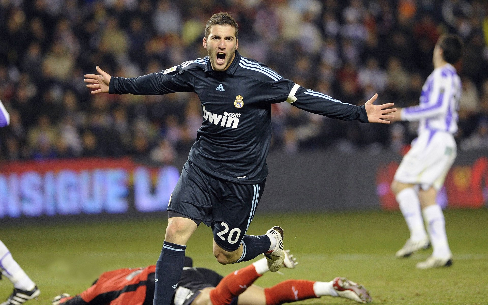 突尼斯奇迹，戈麦斯终场绝杀，北非雄鹰力克英超豪门切尔西