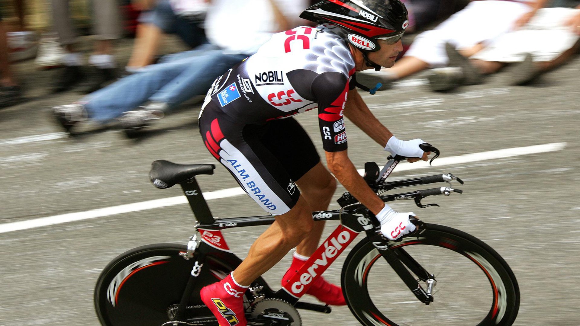 爱游戏下载-赛道风云，梅赛德斯轻取威廉姆斯，诺里斯统治全场